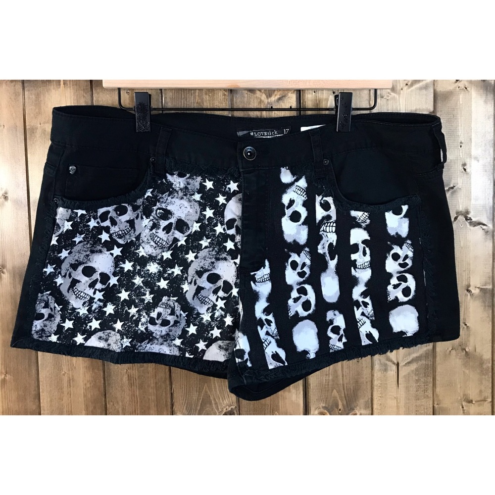 COPY - Lovesick Black Skull Shorts Size 17 Juniors